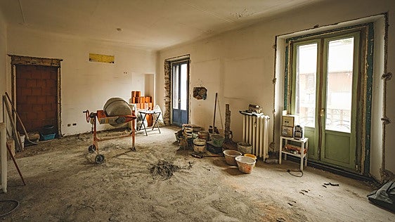 ¿Debo avisar a la comunidad si hago obras en el interior de mi casa, como cambiar la cocina?