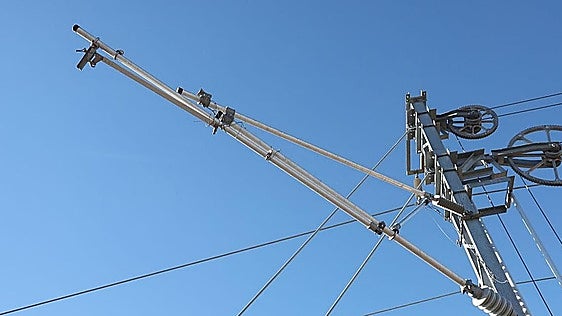 Los ladrones hacen caja en la línea del tren entre Salamanca y Portugal y se llevan decenas de kilómetros de cobre sin miedo a las electrocuciones