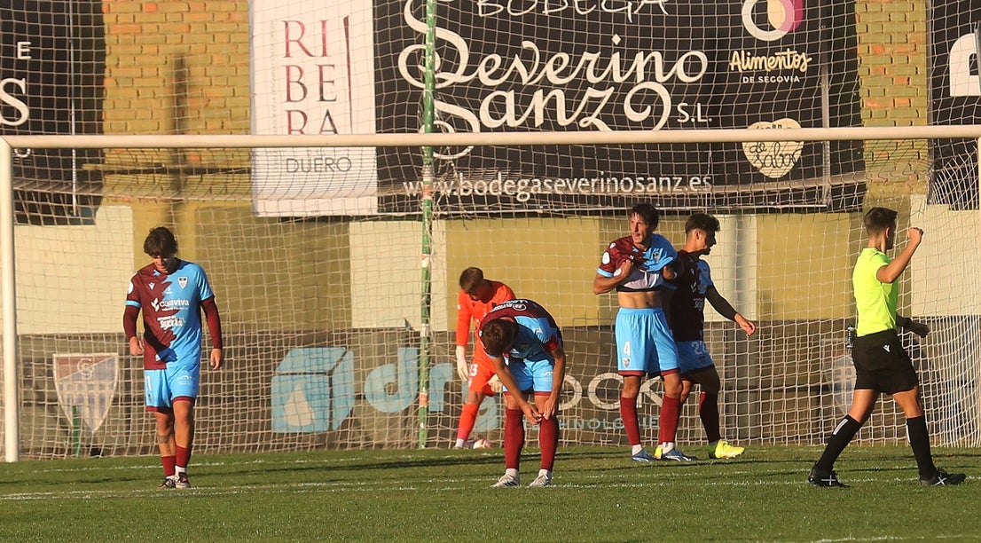 Fotos del partido entre la Segoviana y el Conquense
