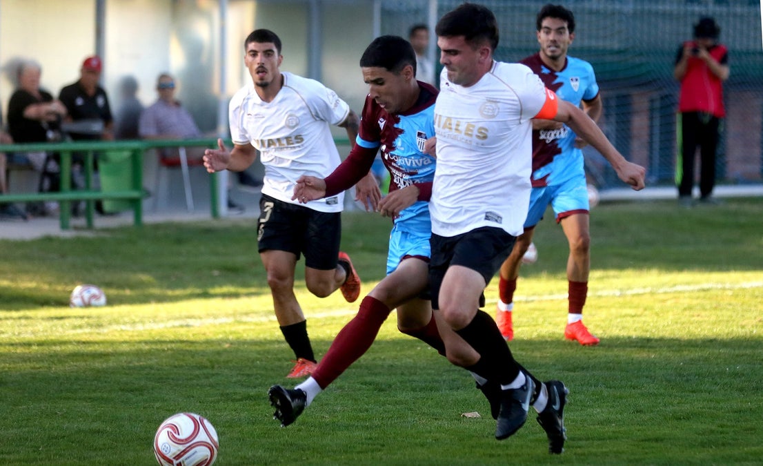 Fotos del partido entre la Segoviana y el Conquense