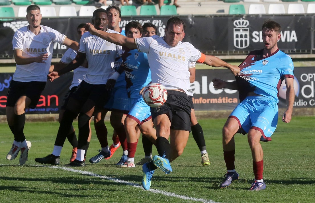 Fotos del partido entre la Segoviana y el Conquense