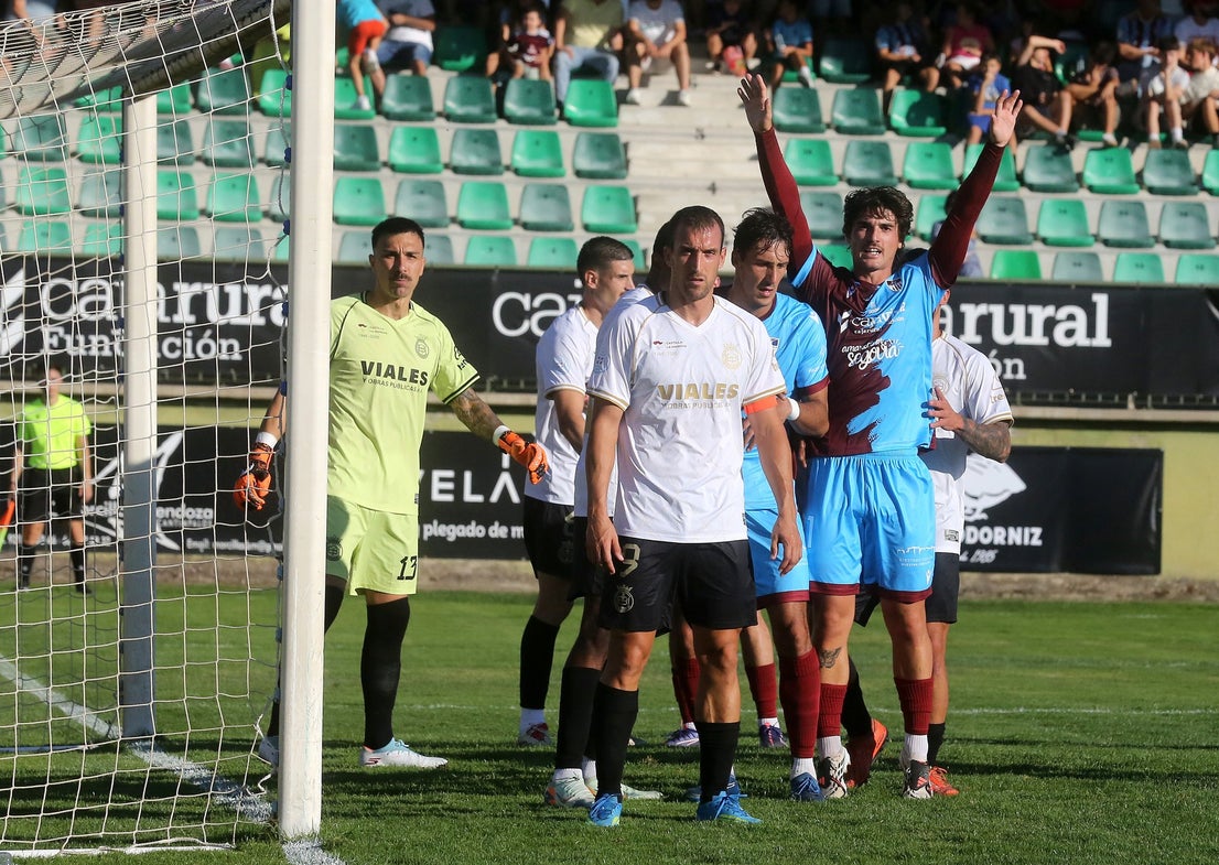 Fotos del partido entre la Segoviana y el Conquense