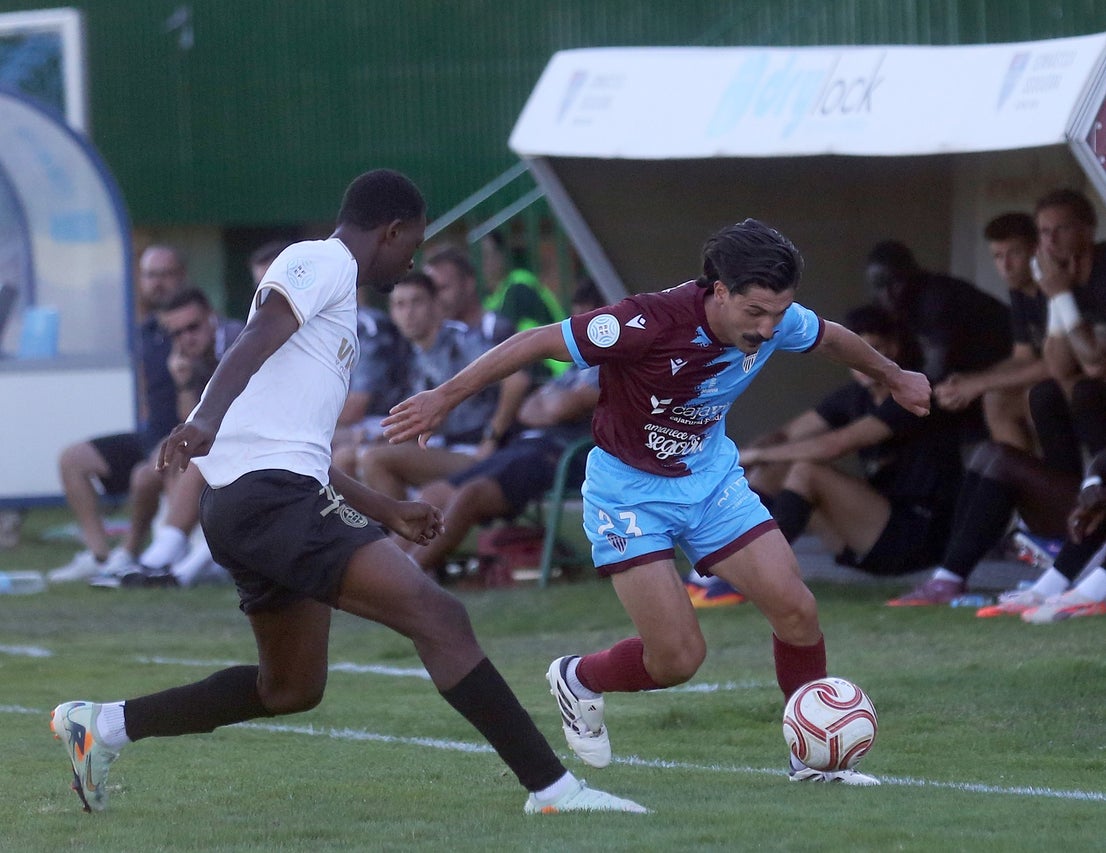 Fotos del partido entre la Segoviana y el Conquense