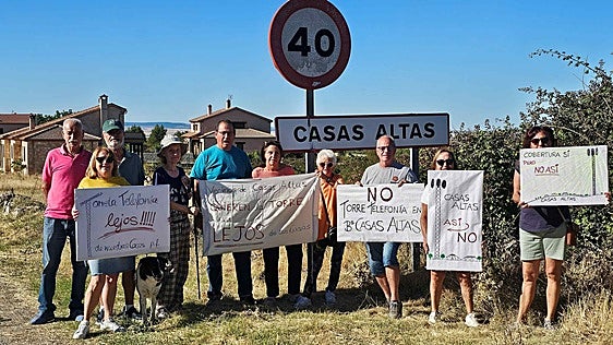 Ecologistas piden alejar del casco urbano la antena de telefonía de un pueblo de Segovia
