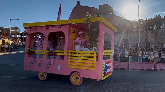 Los autos locos llenan de velocidad, humor y emoción las prefiestas de Olmedo