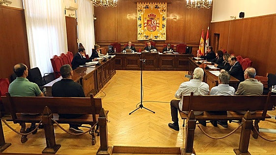La Audiencia rechaza el archivo y mantiene el juicio contra el exalcalde de un pueblo de Segovia