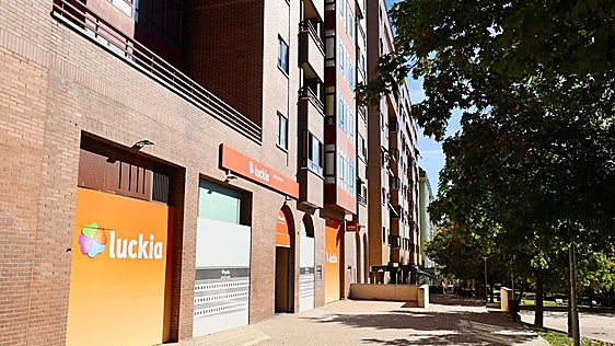 Roban a punta de cuchillo casi 15.000 euros en un local de apuestas de Parquesol