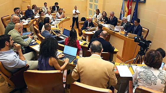 La subida de las tarifas de la ORA se queda en el camino del nuevo paquete fiscal para 2027