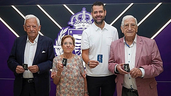 El Real Valladolid otorga abonos personalizados y «grabados en piedra» a su triada de socios más veterana