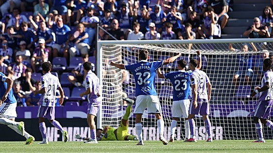 Un sonrojante Real Valladolid se convierte en vasallo del Real Oviedo