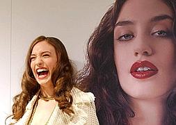 La hija de Mick Jagger se desnuda