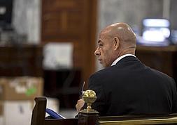 Fernando Torres Baena, en una sesión del juicio del 'caso Kárate'. / Ángel Medina (Efe) | Vídeo: Atlas