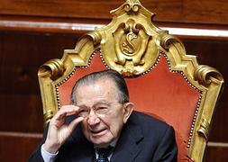 El siete veces primer ministro italiano y senador vitalicio, Giulio Andreotti. / Foto: Flippo Monforte (Afp) | Vídeo: Atlas