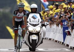 Kloden, en una etapa del Tour. / Pascal Guyot (AFP)