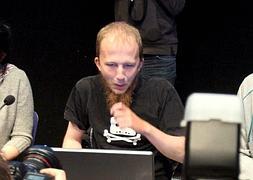 Gottfrid Svartholm Warg, en el centro de la imagen. / Archivo