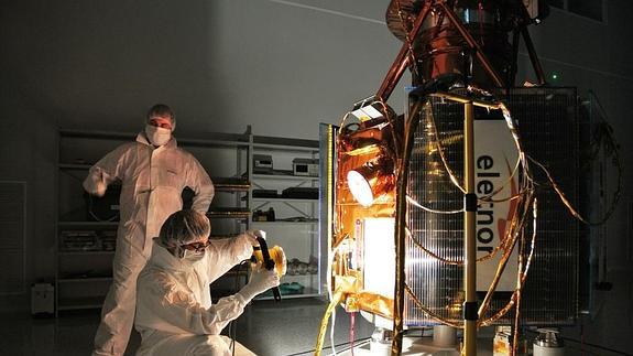 El satélite Deimos-2, en la planta de Puertollano. 