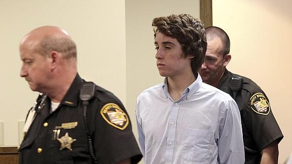T.J. Lane está condenado a cadena perpetua por matar a tres jóvenes en un tiroteo en Ohio.  