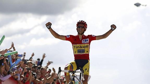 Contador celebra su victoria en Ancares. 
