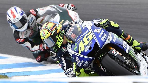 Rossi, en primer término. 