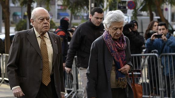 El expresidente de la Generalitat Jordi Pujol y su esposa Marta Ferrusola.