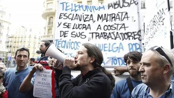 Pablo Iglesias, en una concentración de técnicos de una subcontrata de Telefónica.