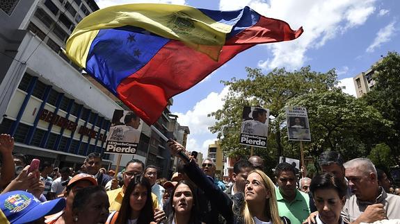 Concentración de apoyo a Leopoldo López encabezada por su esposa, Lilian Tintori.