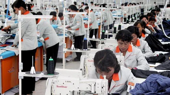 Varias trabajadoras del complejo industrial intercoreano de Kaesong. 
