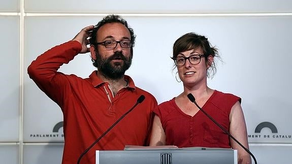 Benet Salellas y Mireia Vehí.