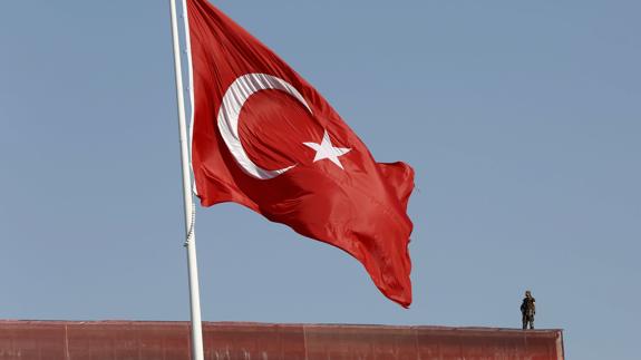 Prisión para 17 periodistas turcos por su presunta implicación en el golpe de Estado