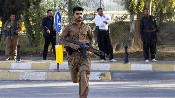 Peshmerga kurdo se dirige al lugar de uno de los atentados