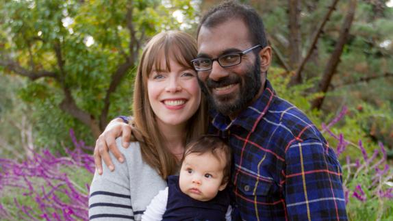 El doctor Paul Kalanithi, junto a su mujer y su hija.