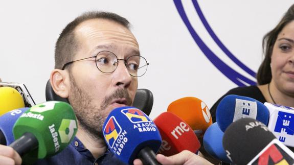 Echenique comparece ante los medios