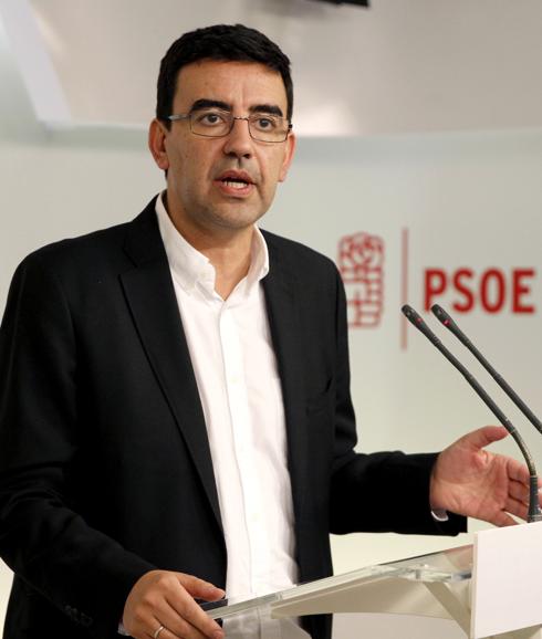 Mario Jiménez, portavoz de la gestora del PSOE, comenta el nuevo Ejecutivo