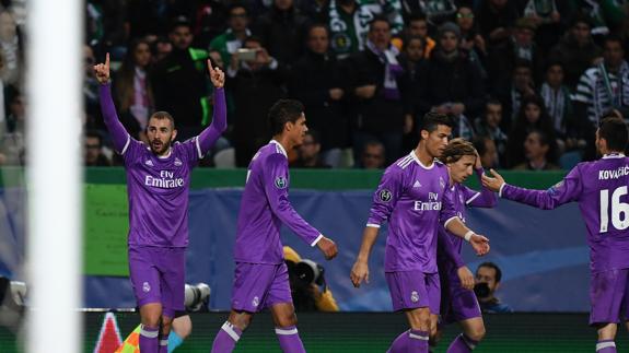 Benzema celebra el gol de la victoria. 