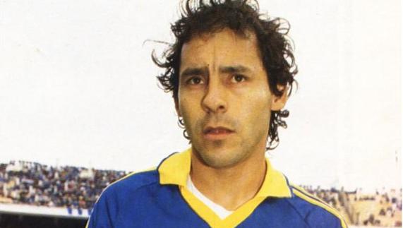 Roberto Cabañas, con Boca Juniors. 