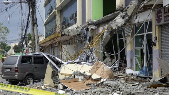 Destrozos causados por el terremoto.