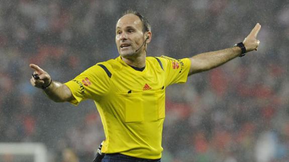 Mateu Lahoz, durante un partido. 