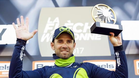 Alejandro Valverde celebra el triunfo en la Flecha Valona