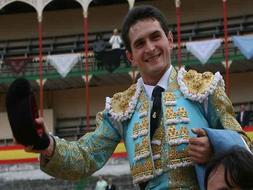Joselillo sale a hombros de la Plaza de toros de Valladolid