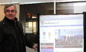 El presidente de la junta gestora de la Segoviana, Fernando Correa, durante la presentación de la nueva página web. / Antonio Tanarro