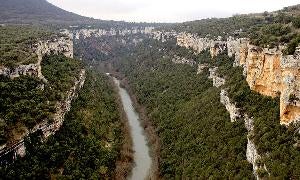 El cañón del Río Ebro, visto desde el mirador de Pesquera. / Bernardo Corral