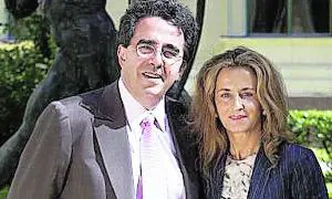 Santiago Calatrava y Cristina Carrillo de Albornoz, el día que se inauguró la exposición. / Y. MULODKOVETS