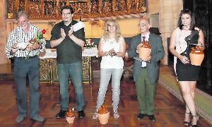 Amando García gana el Botijo de Oro de las Justas Poéticas de Dueñas