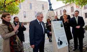 Actos en conmemoración del primer centenario de la muerte del escultor Eduardo Barrón / ICAL