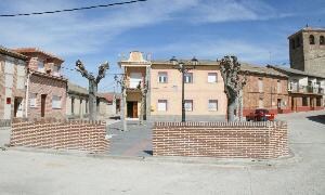 Plaza de la localidad segoviana de Cordorniz. / Mónica Rico