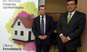 José María de la Vega y José Ramón Solís en la inauguración de la la Oficina Inmobiliaria de Caja España-Duero en Valladolid. / Miriam Chacón-Ical