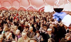 Cientos de personas abarrotaron la cúpula del Milenio. / G. Villamil