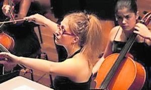 Georgina Sánchez, dirigiendo en León.