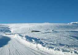 Vista general de la antigua estación de esquí de el Morredero. / El Norte