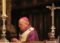 Misa en la Catredral de valladolid oficiada por el arzobispo Ricardo Blázquez / F. Blanco